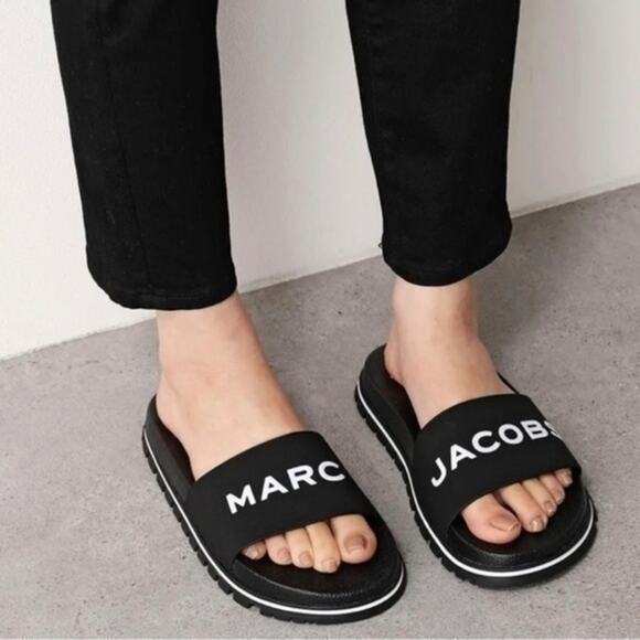 Marc Jacobs Slides Womens Size 6 Black Logo Slip On Sandals Designer Pool NIB - Picture 1 of 15